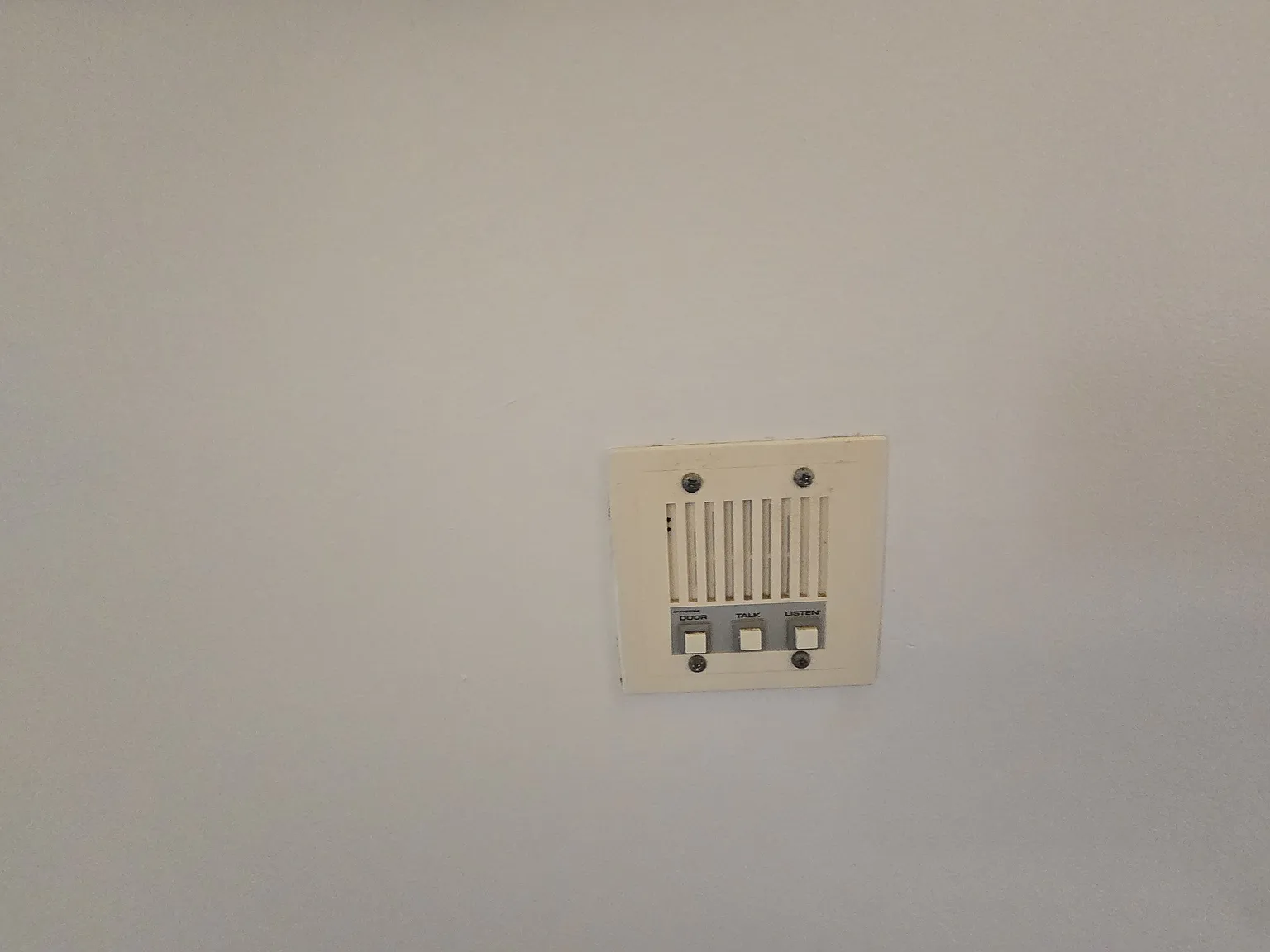 2 bed, 750 sqft, $2,400 — Photo 3