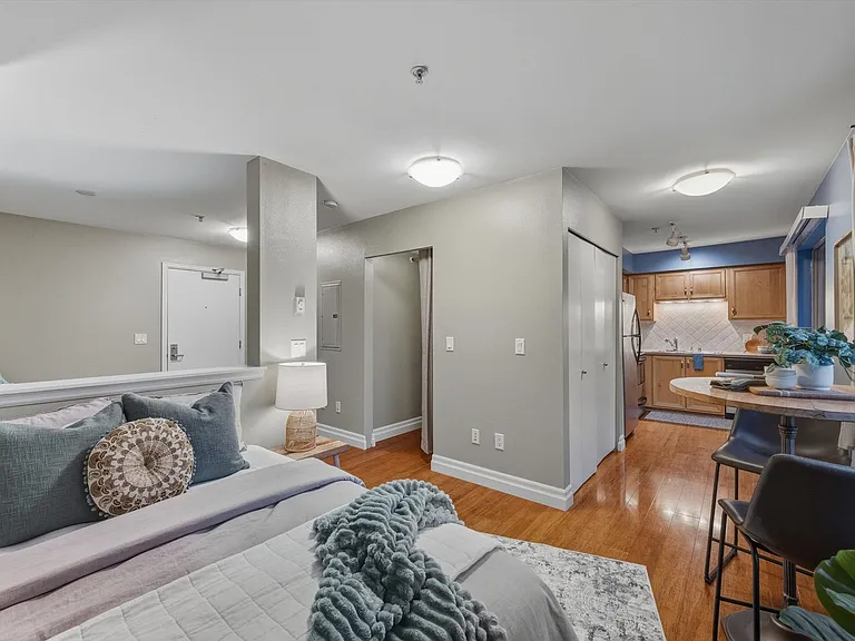 960 Harris Ave #307 — Photo 12
