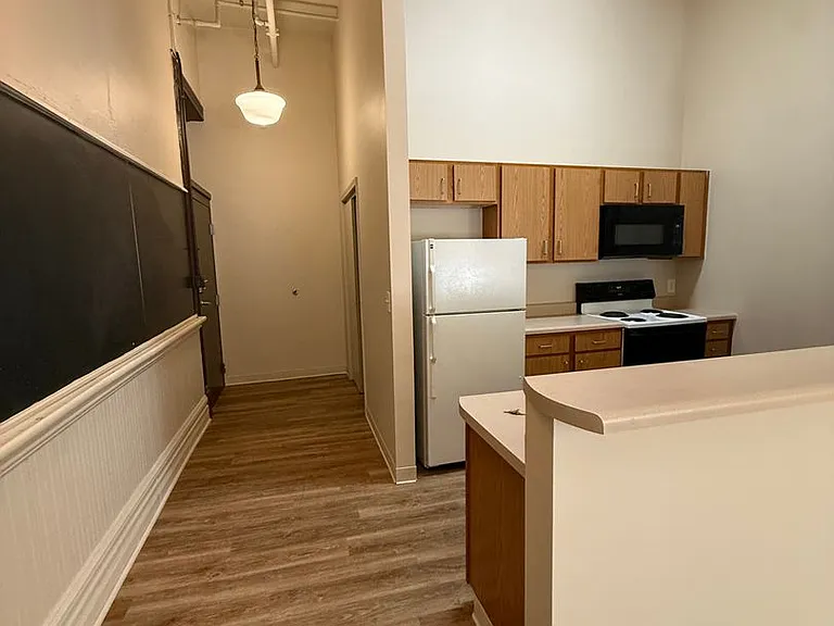 400 E South A St — Photo 2