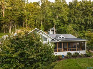 1829 Forest Dr, Guntersville, AL 35976