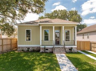 2258 Athis St, New Orleans, LA 70122