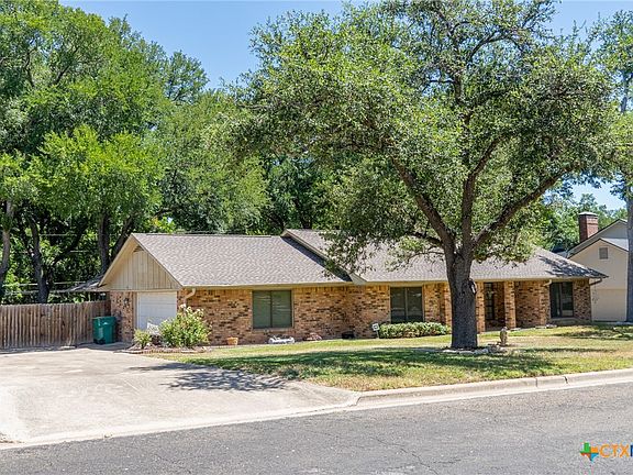 2nd image of 505 Pecos Trl