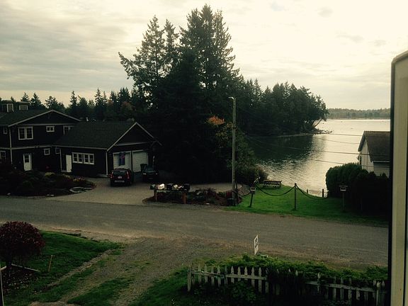 looking onto 25" waterfront