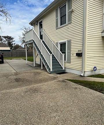 2nd image of 1007 Orchid St