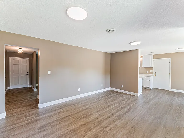 105 Meadowlark Dr — Photo 9