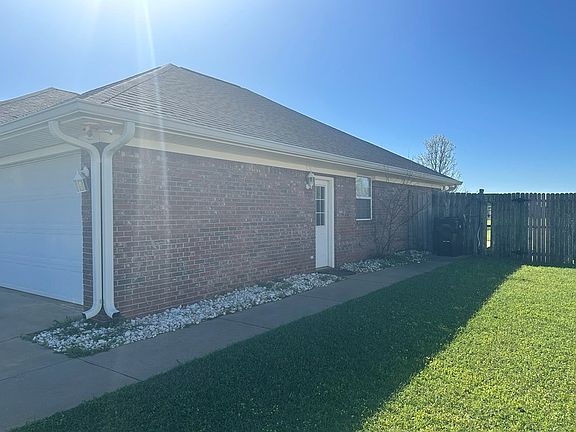 3rd image of 108 Trent Rd