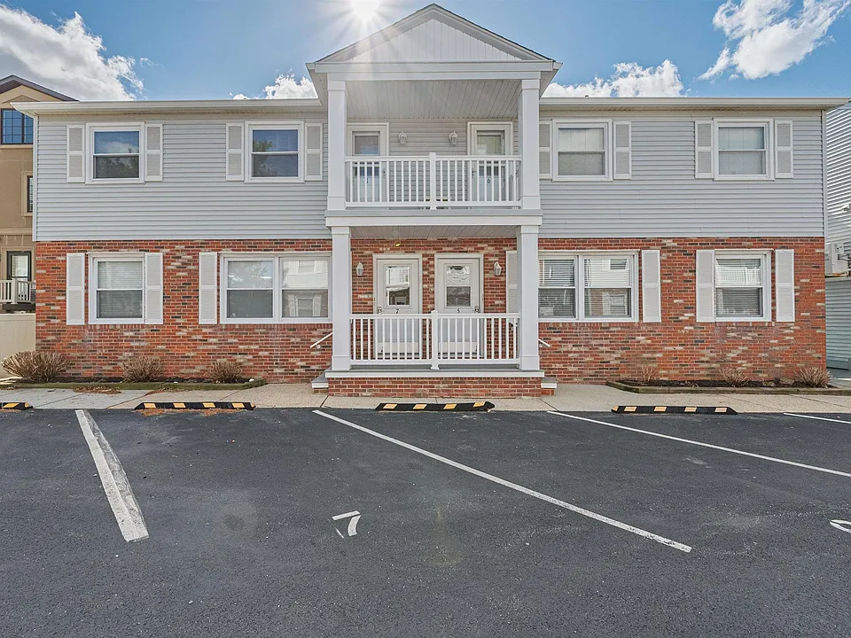 9506 Ventnor Ave #7