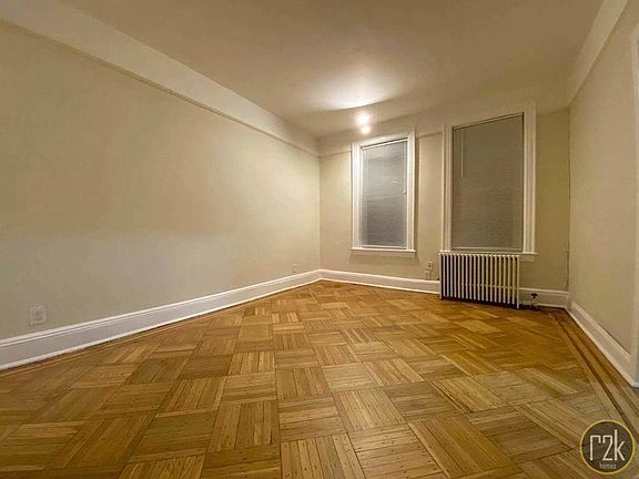 4th image of 31-70 36th St #3G