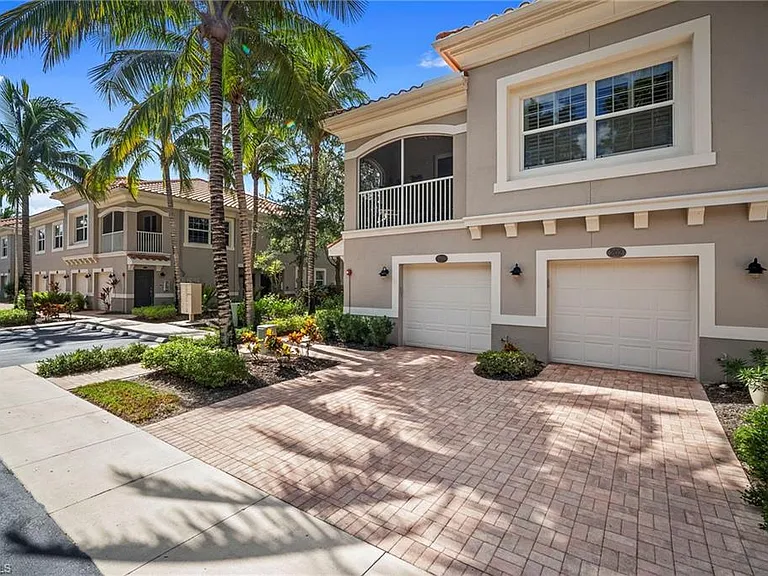 23520 Alamanda Dr #202 — Photo 5