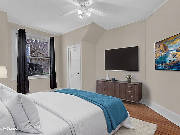 4th image of 26 E Main St #1A