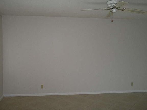 3rd image of 165 Canterbury Pl #G