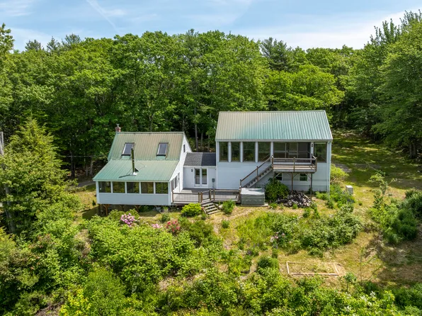 26 Squiers Alley, Nobleboro, ME 04555