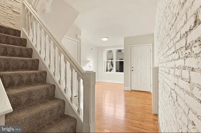 2 bed, 975 sqft, $1,600 — Photo 3