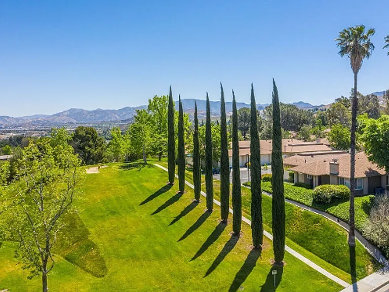 26180 Rainbow Glen Dr — Photo 23