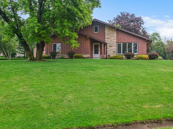 19975 West Bittersweet LANE, New Berlin, WI 53146