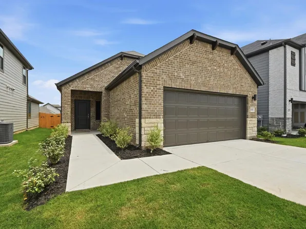 444 Lucky Ave, Elgin, TX 78621