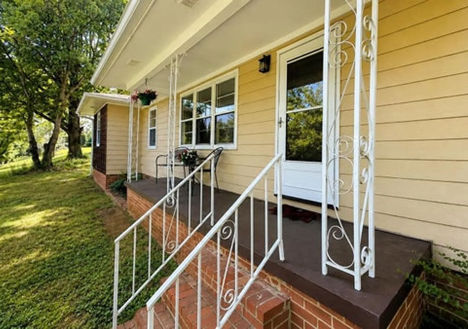 3005 Pine Dr — Photo 2