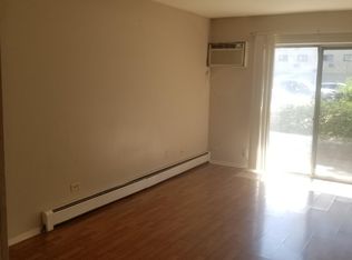 2222 Nichols Rd APT B, Arlington Heights, IL 60004