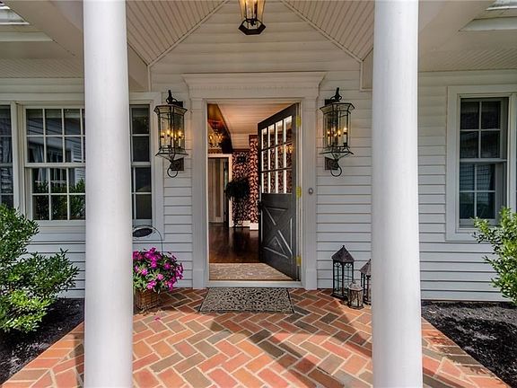 4th image of 2175 Scottsville Rd