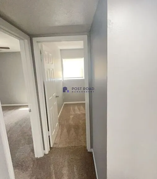 501 W 27th St S #201 — Photo 5