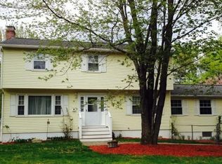 12 Devonshire Ln, Londonderry, NH 03053