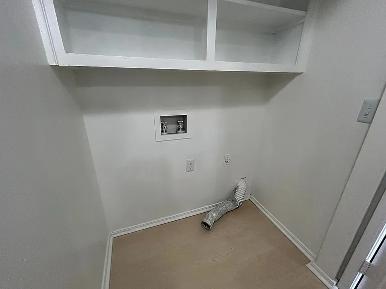 1379 E Sequoyah Ct — Photo 3