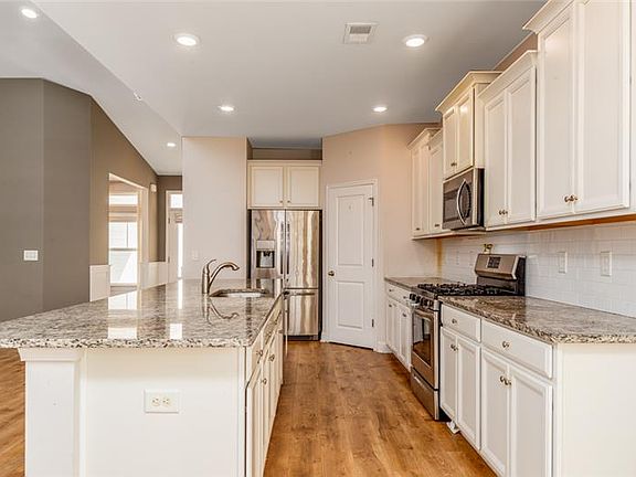 5th image of 1208 Ficus Dr