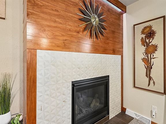 5th image of 805 N J St