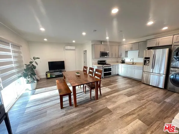 (undisclosed Address), La Crescenta, CA 91214