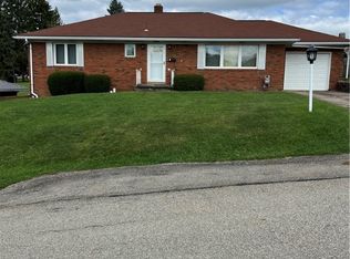 2 Valley Vue Dr, Uniontown, PA 15401