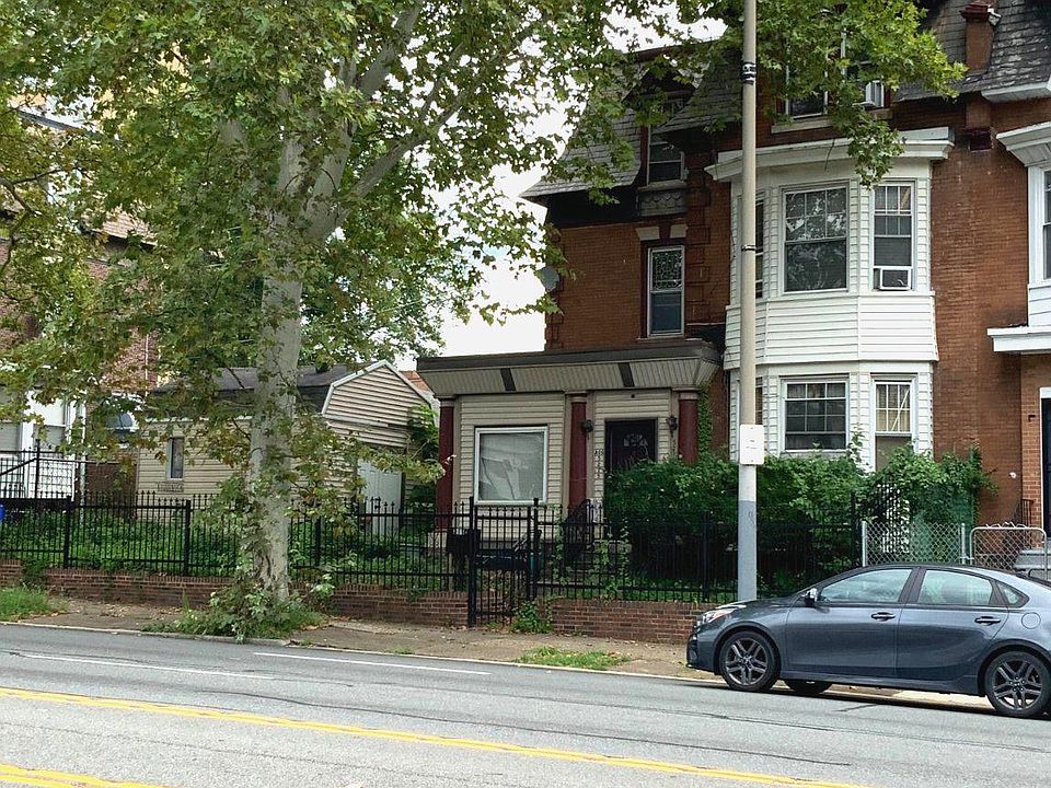 2nd image of 5215 N Broad St