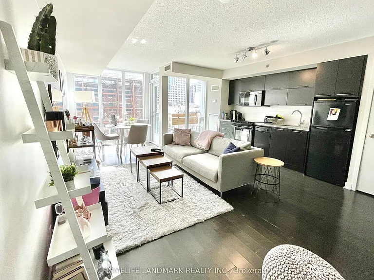 21 Nelson St #608 — Photo 4