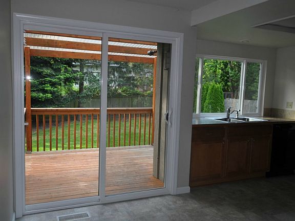 4th image of 1433 174th Pl SW