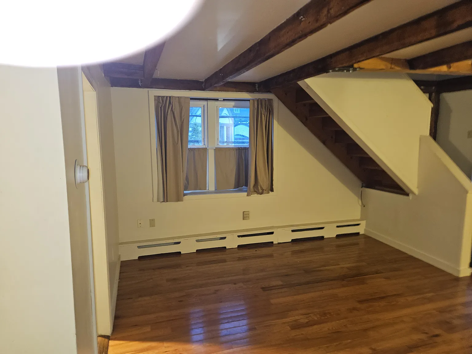 4 bed, $2,500 — Photo 2