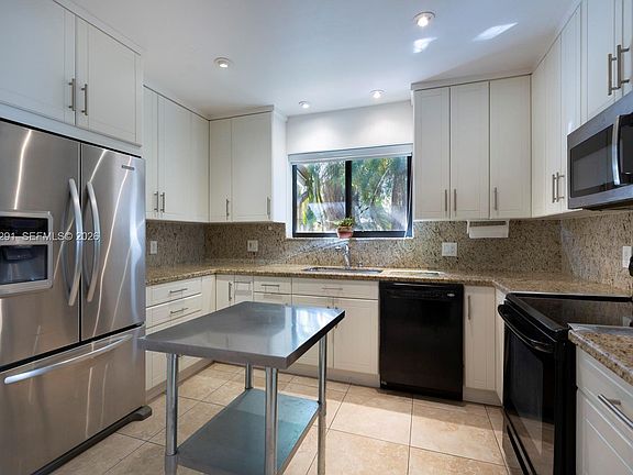 3rd image of 3721 SW 58th Ave