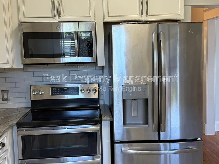 3400 Carolina Ave — Photo 8