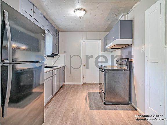 4th image of 3205 Iowa St #C