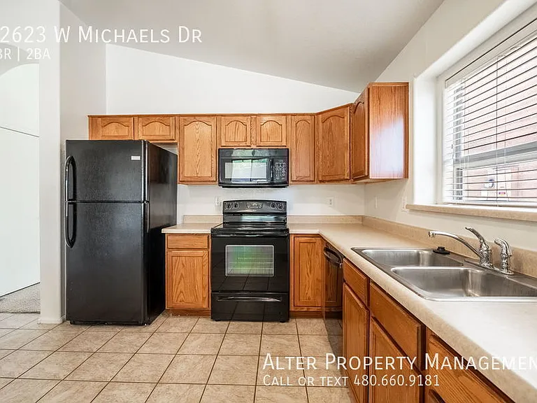 42623 W Michaels Dr — Photo 9