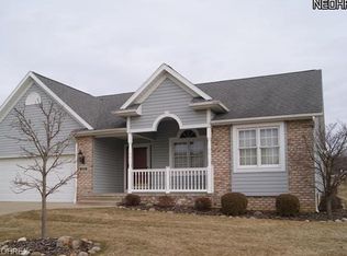 919 Mesquite Ln, Barberton, OH