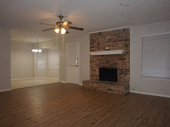 2nd image of 4704 Aspen Way