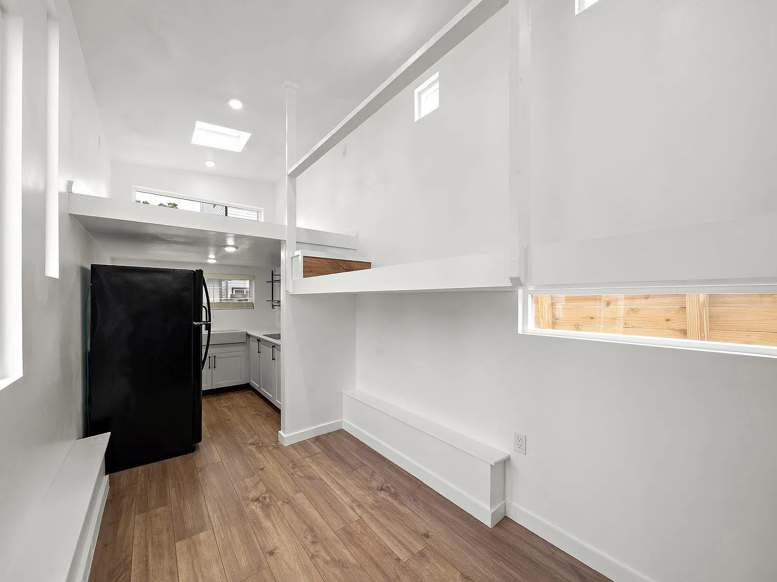 2 bed, 1.0 bath, $1,350 — Photo 1
