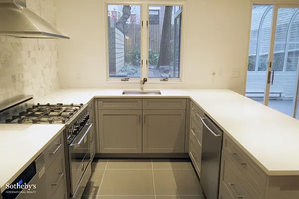 Rented by Sotheby's International Realty | media 38