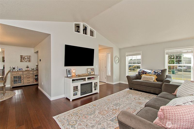 2nd image of 2871 Initial Avenue