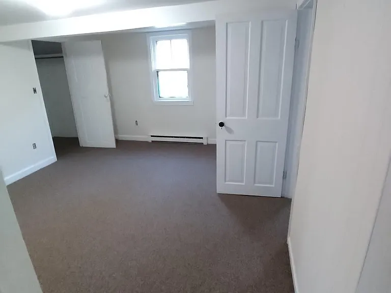 107 E Rockhill Rd — Photo 24