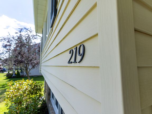 2nd image of 219 Prospect St