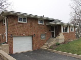 550 E Division St, Lockport, IL 60441