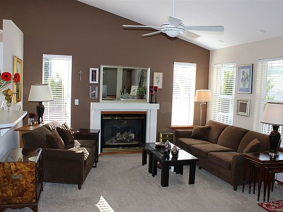 3rd image of 8204 E Sommerset Dr