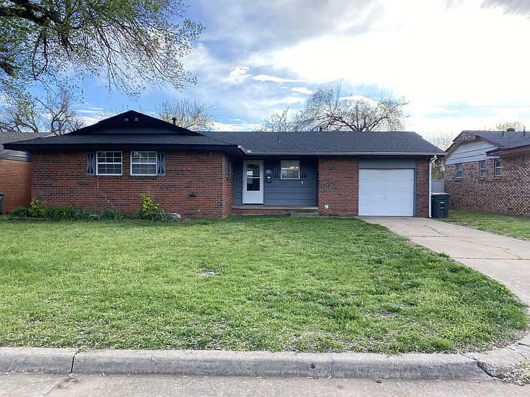 4800 Lisa Ln — Photo 2