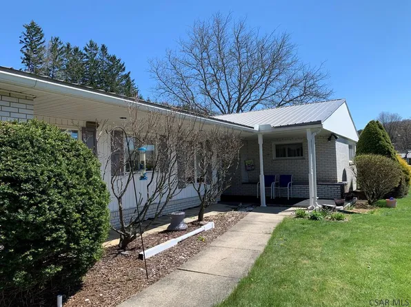 2803 Somerset Ave, Windber, PA 15963