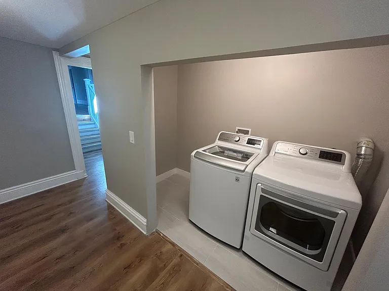 3805 Franklin Blvd #301 — Photo 5